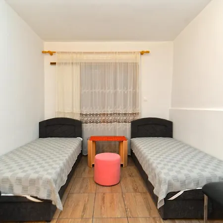 Branko 2081 Apartman Póla